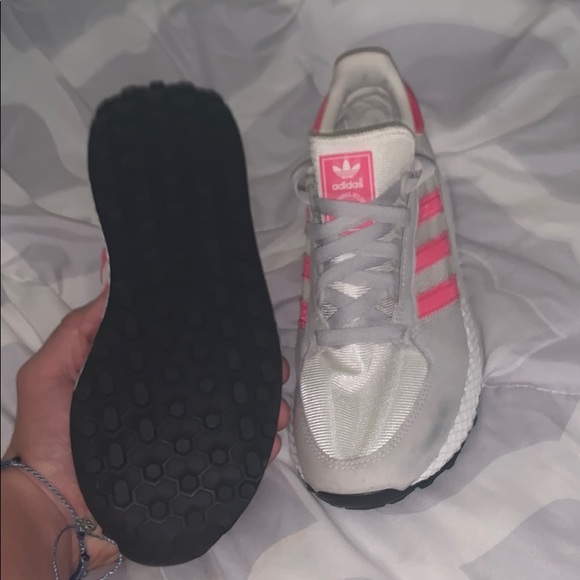 Women’s adidas shoes - Picture 3 of 5